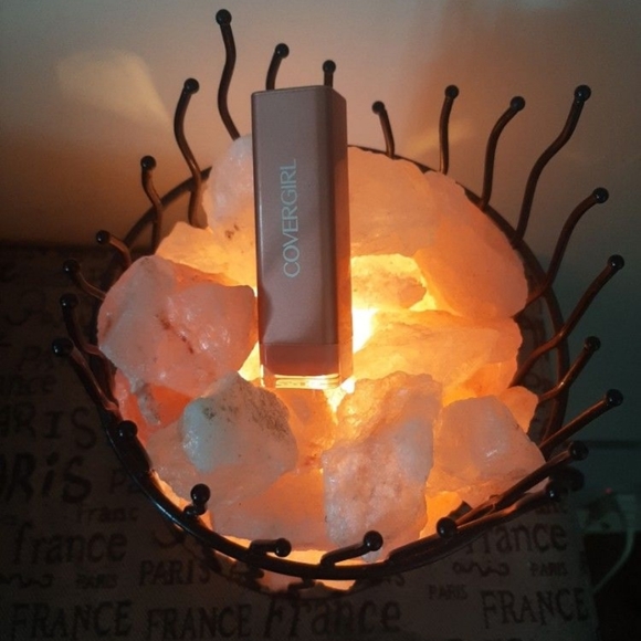 Cover Girl #245 lipstick sold on title - Picture 2 of 4